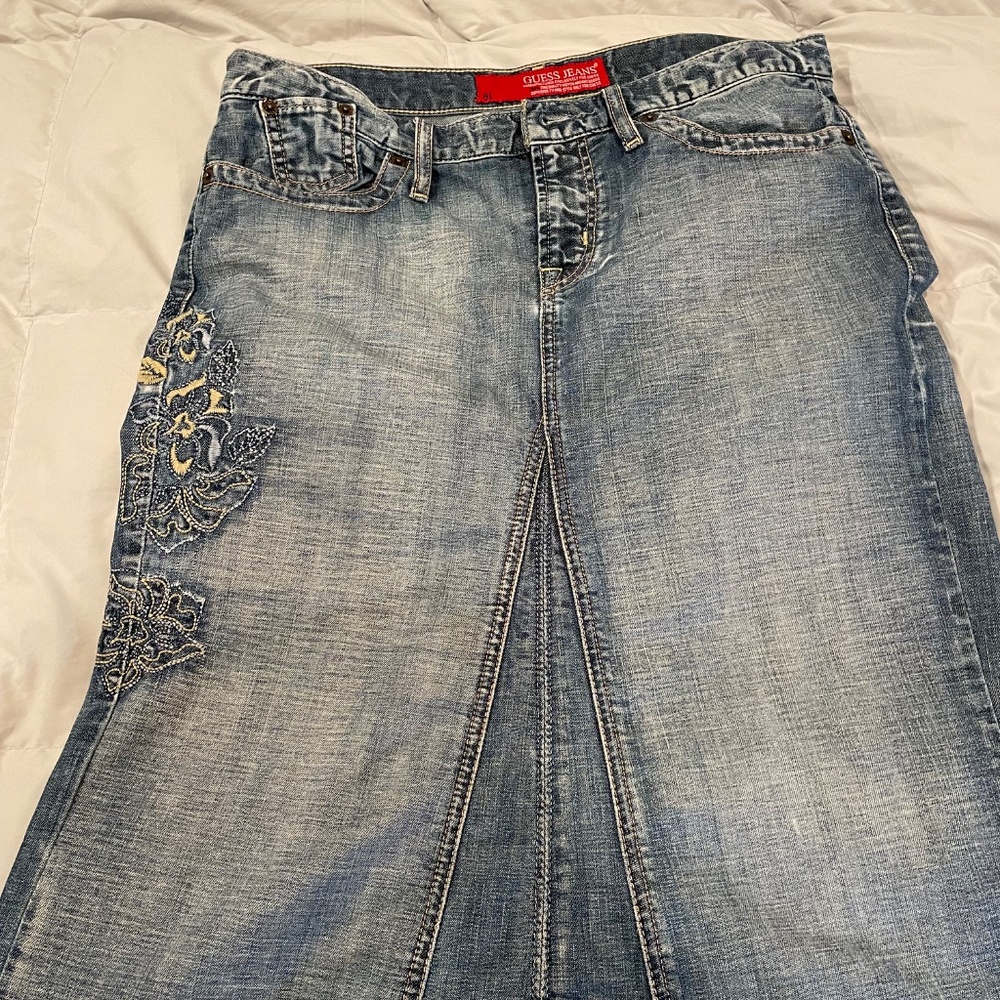 Vintage Guess embroidered floral flare maxi denim skirt, size 28-30 Y2K